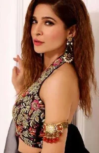 Ayesha Omar  Musicians, Female Actors  For Business Promotion